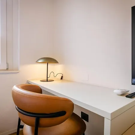 Indipendenza Loft 1 *